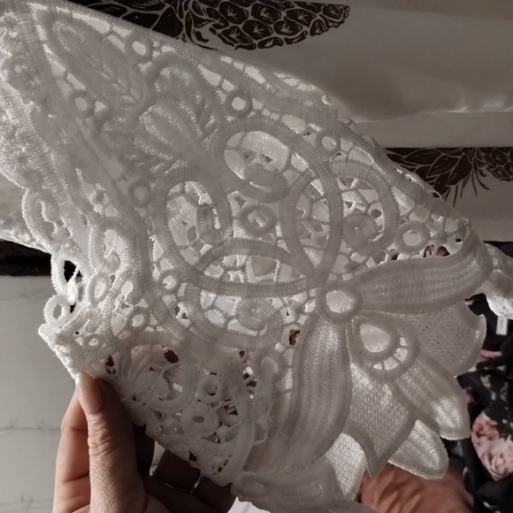 Pineapple with Lace sleeved dress - Picture 2 of 4